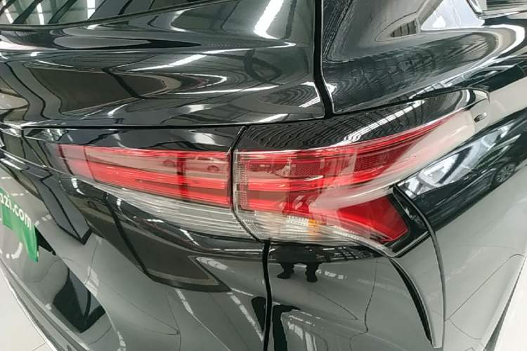 Used Toyota Granvia 2026 Model 2.5L Hybrid Comfort Edition Right Rear Taillight