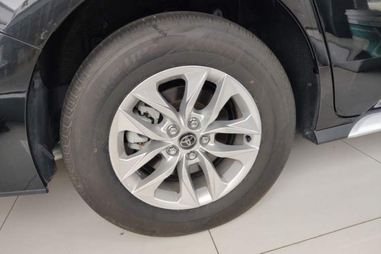 Used Toyota Granvia 2026 Model 2.5L Hybrid Comfort Edition Right Rear Wheel Hub