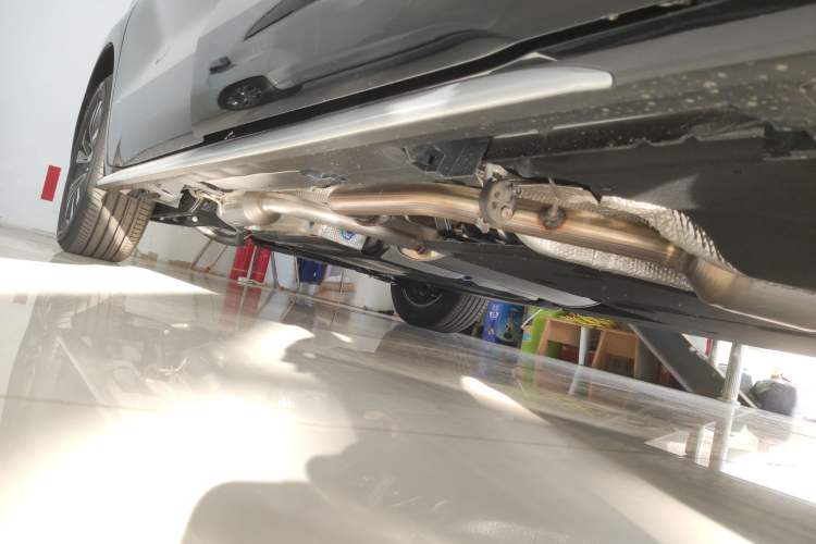 Used Toyota Granvia 2026 Model 2.5L Hybrid Prestige PLUS Four-Wheel Drive Edition Right Side Sill
