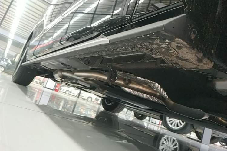 Used Toyota Granvia 2026 Model 2.5L Hybrid Comfort Edition Right Side Sill