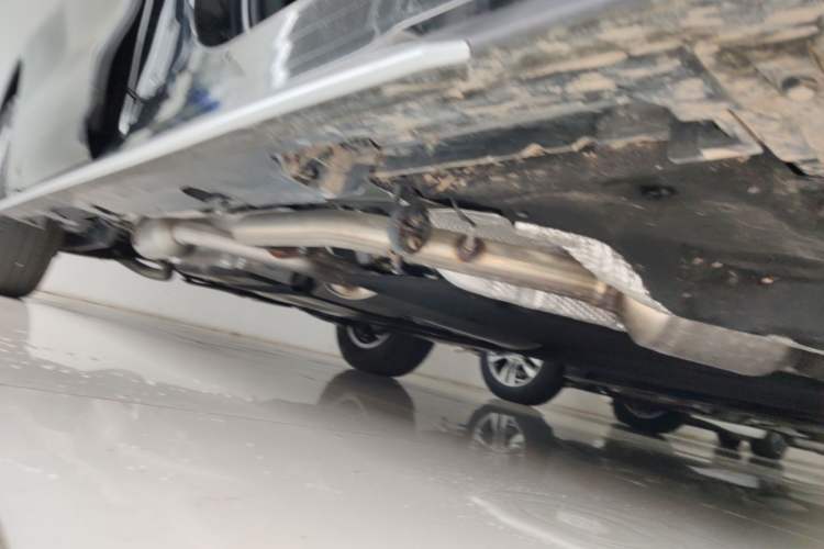Used Toyota Granvia 2026 Model 2.5L Hybrid Comfort Edition Right Side Sill