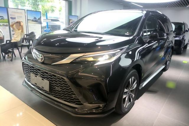 Used Toyota Granvia 2026 Model 2.5L Hybrid Prestige PLUS Four-Wheel Drive Edition