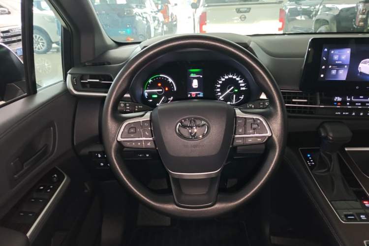 Used Toyota Granvia 2026 Model 2.5L Hybrid Luxury Edition Steering Wheel