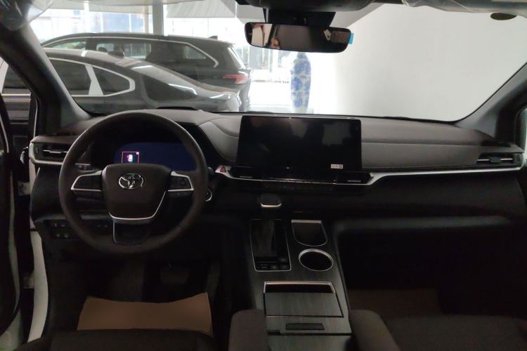 Used Toyota Granvia 2026 Model 2.5L Hybrid Prestige PLUS Four-Wheel Drive Edition Center Console