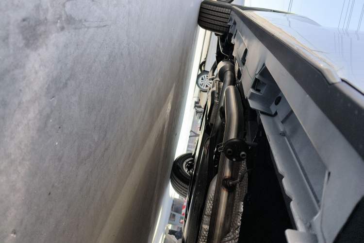 Used Toyota Granvia 2026 Model 2.5L Hybrid Comfort Edition Chassis Front Right