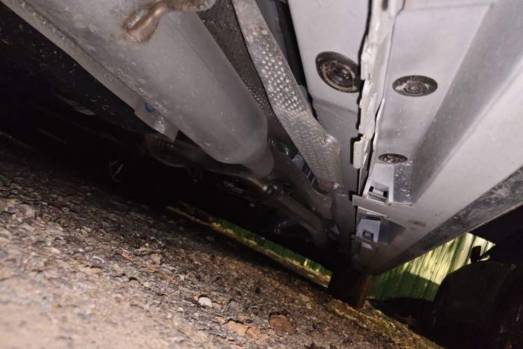 Used Toyota Granvia 2026 Model 2.5L Hybrid Comfort Edition Chassis Rear Right