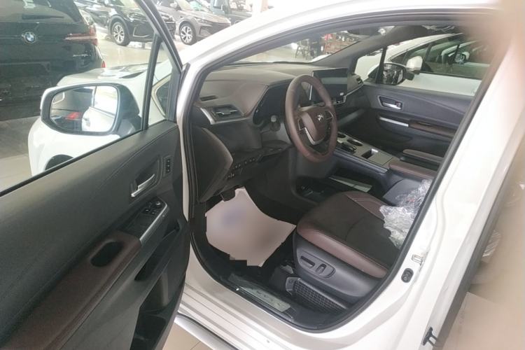 Used Toyota Granvia 2026 Model 2.5L Hybrid Prestige PLUS Four-Wheel Drive Edition Driver Seat