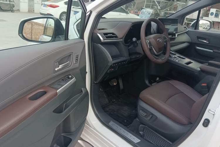 Used Toyota Granvia 2026 Model 2.5L Hybrid Prestige PLUS Four-Wheel Drive Edition Driver Seat