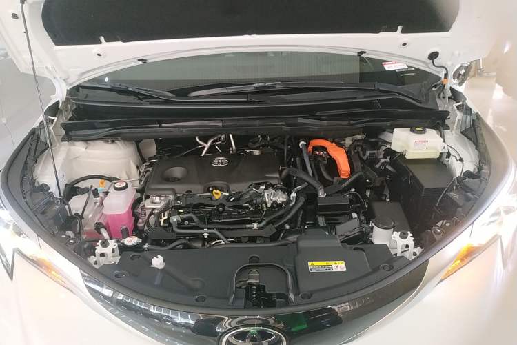 Used Toyota Granvia 2026 Model 2.5L Hybrid Prestige PLUS Four-Wheel Drive Edition Engine Bay