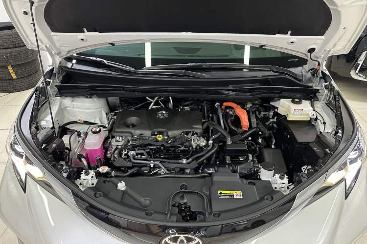 Used Toyota Granvia 2026 Model 2.5L Hybrid Prestige MAX Four-Wheel Drive Edition Engine Bay