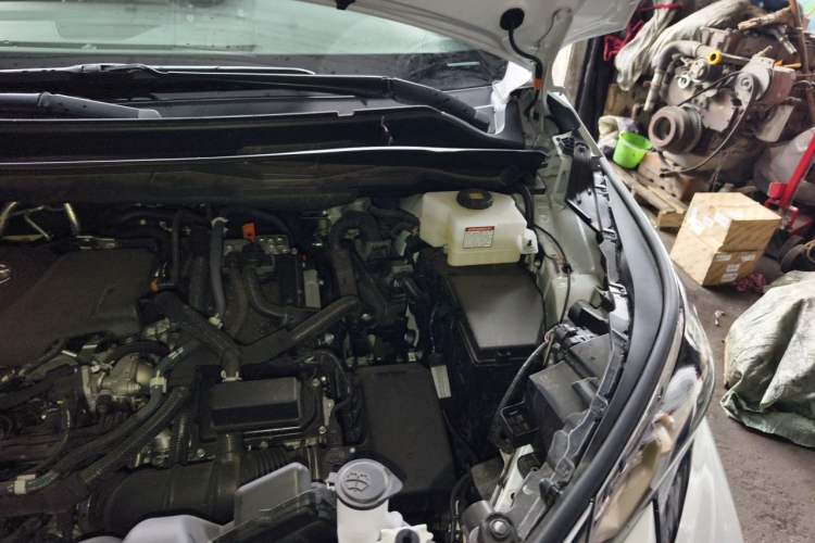 Used Toyota Granvia 2026 Model 2.5L Hybrid Comfort Edition Engine Bay Left