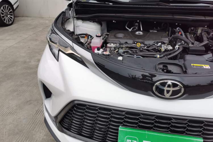 Used Toyota Granvia 2026 Model 2.5L Hybrid Luxury Edition Engine Bay Right