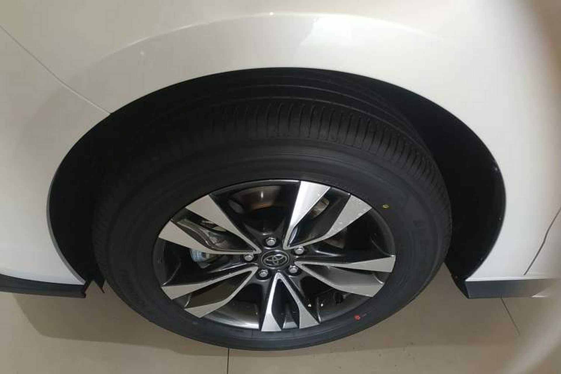 Used Toyota Granvia 2026 Model 2.5L Hybrid Prestige PLUS Four-Wheel Drive Edition Exterior 4