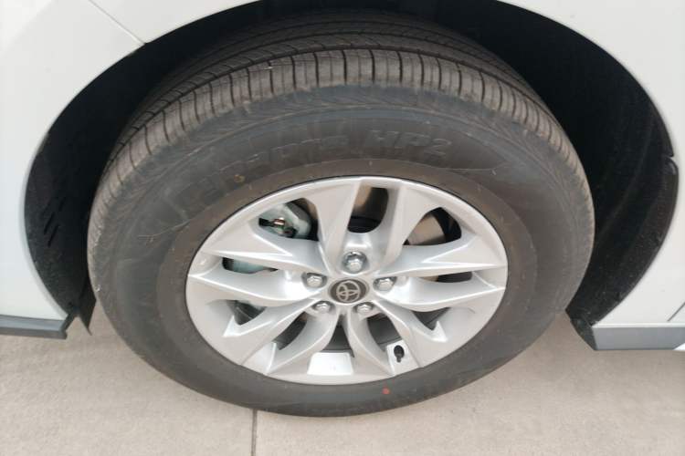 Used Toyota Granvia 2026 Model 2.5L Hybrid Comfort Edition Exterior 4