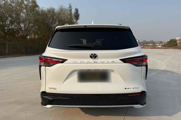 Used Toyota Granvia 2026 Model 2.5L Hybrid Prestige PLUS Four-Wheel Drive Edition Exterior 4