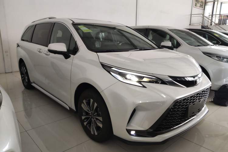 Used Toyota Granvia 2026 Model 2.5L Hybrid Prestige PLUS Four-Wheel Drive Edition Front Right 45 Deg