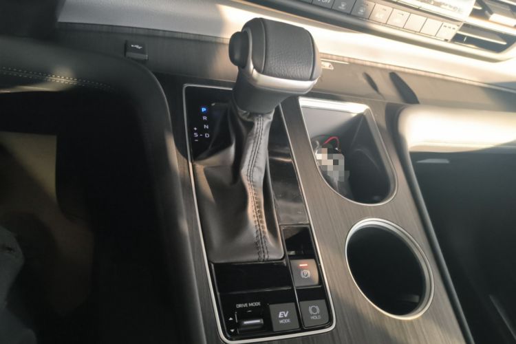 Used Toyota Granvia 2026 Model 2.5L Hybrid Prestige PLUS Four-Wheel Drive Edition Gear Lever