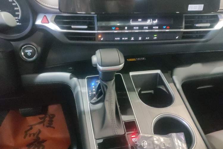 Used Toyota Granvia 2026 Model 2.5L Hybrid Prestige PLUS Four-Wheel Drive Edition Gear Lever