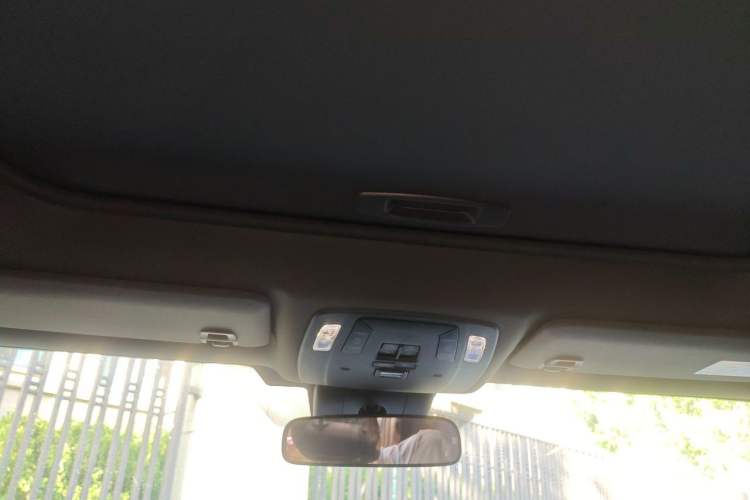 Used Toyota Granvia 2026 Model 2.5L Hybrid Comfort Edition Headliner