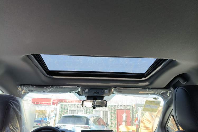 Used Toyota Granvia 2026 Model 2.5L Hybrid Comfort Edition Headliner
