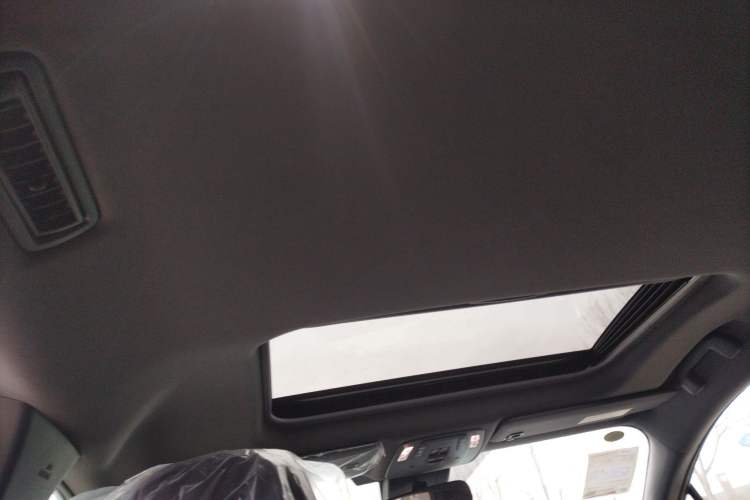 Used Toyota Granvia 2026 Model 2.5L Hybrid Comfort Edition Headliner