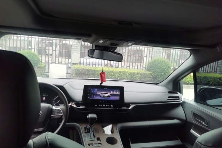 Used Toyota Granvia 2026 Model 2.5L Hybrid Luxury Edition Headliner