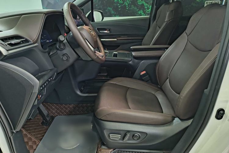 Used Toyota Granvia 2026 Model 2.5L Hybrid Prestige MAX Four-Wheel Drive Edition Interior 2