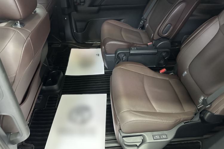 Used Toyota Granvia 2026 Model 2.5L Hybrid Prestige MAX Four-Wheel Drive Edition Interior 4