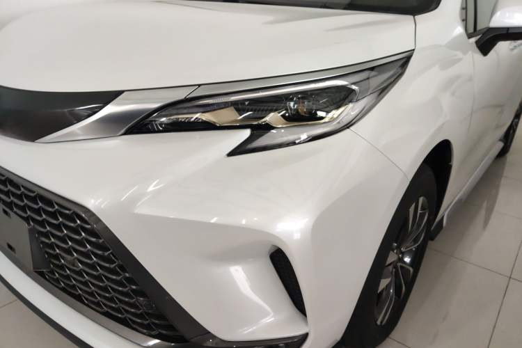 Used Toyota Granvia 2026 Model 2.5L Hybrid Prestige PLUS Four-Wheel Drive Edition Left Front Headlight