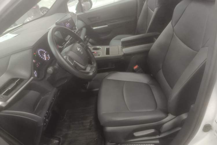 Used Toyota Granvia 2026 Model 2.5L Hybrid Comfort Edition Left Front Seat