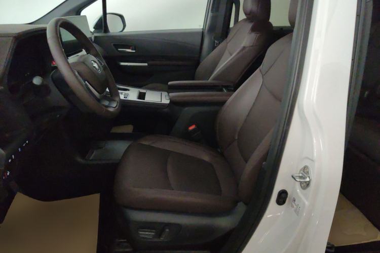 Used Toyota Granvia 2026 Model 2.5L Hybrid Prestige PLUS Four-Wheel Drive Edition Left Front Seat