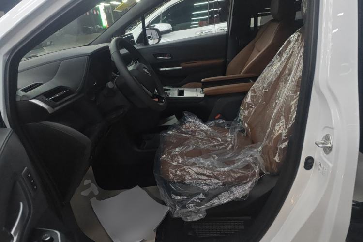 Used Toyota Granvia 2026 Model 2.5L Hybrid Prestige ULTRA Edition Left Front Seat