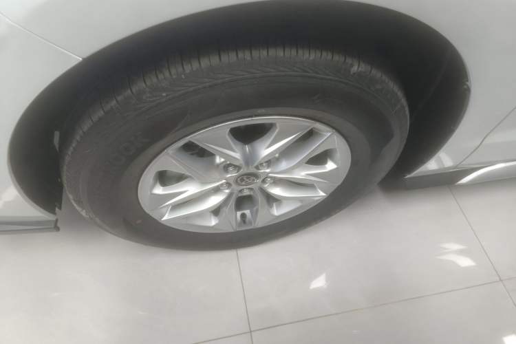 Used Toyota Granvia 2026 Model 2.5L Hybrid Comfort Edition Left Front Wheel Hub