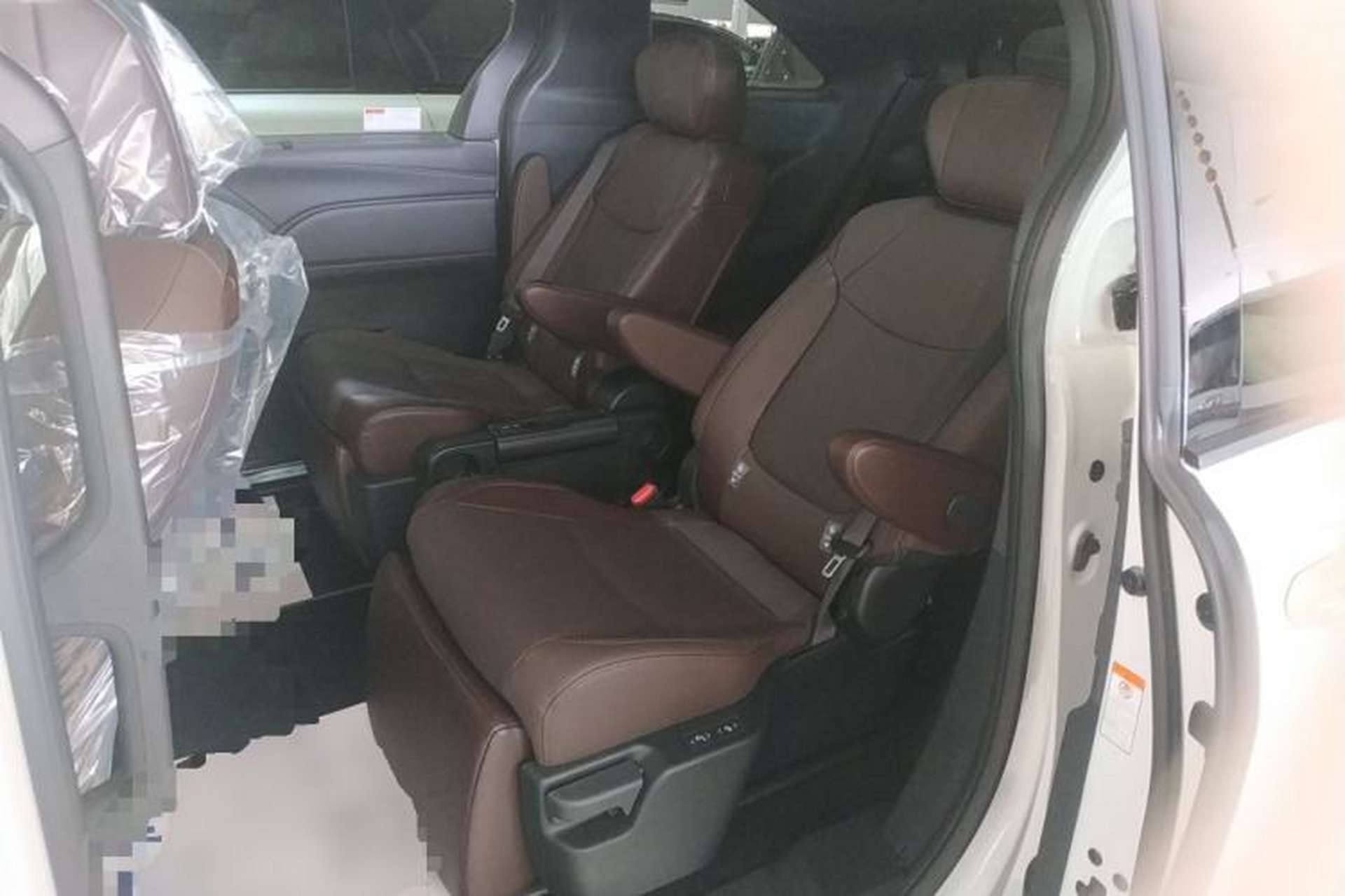 Used Toyota Granvia 2026 Model 2.5L Hybrid Prestige PLUS Four-Wheel Drive Edition Left Rear Seat