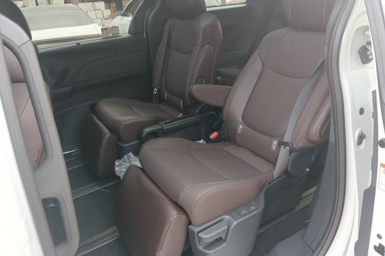 Used Toyota Granvia 2026 Model 2.5L Hybrid Prestige PLUS Four-Wheel Drive Edition Left Rear Seat