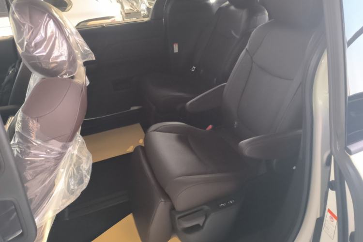 Used Toyota Granvia 2026 Model 2.5L Hybrid Prestige PLUS Four-Wheel Drive Edition Left Rear Seat