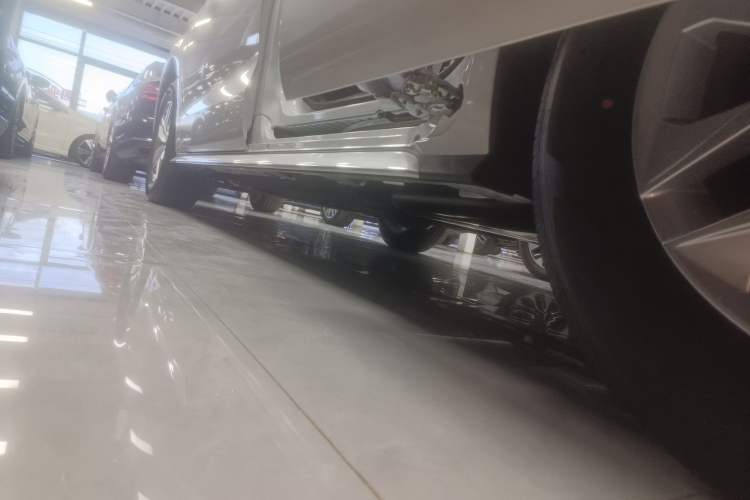 Used Toyota Granvia 2026 Model 2.5L Hybrid Comfort Edition Left Side Sill