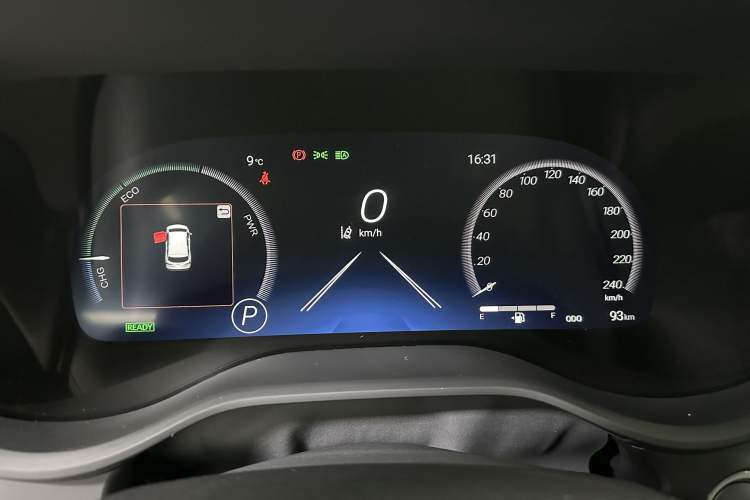 Used Toyota Granvia 2026 Model 2.5L Hybrid Prestige PLUS Four-Wheel Drive Edition Odometer Close Up