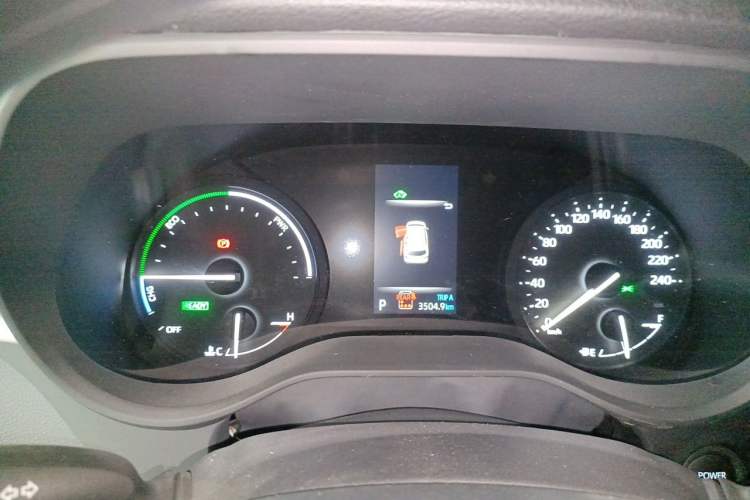 Used Toyota Granvia 2026 Model 2.5L Hybrid Comfort Edition Odometer Close Up