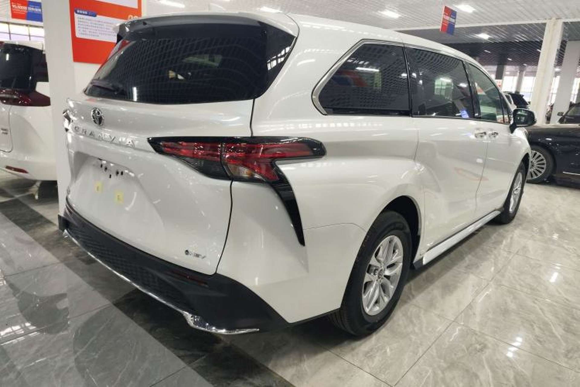 Used Toyota Granvia 2026 Model 2.5L Hybrid Comfort Edition Rear Right 45 Deg