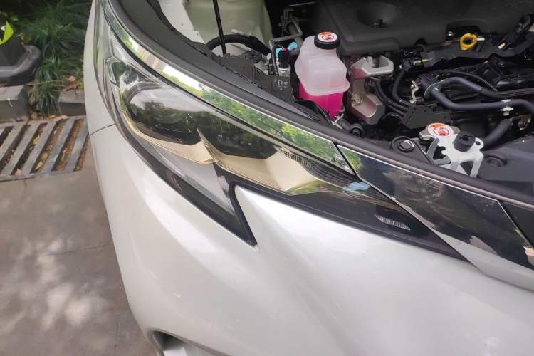 Used Toyota Granvia 2026 Model 2.5L Hybrid Comfort Edition Right Front Headlight