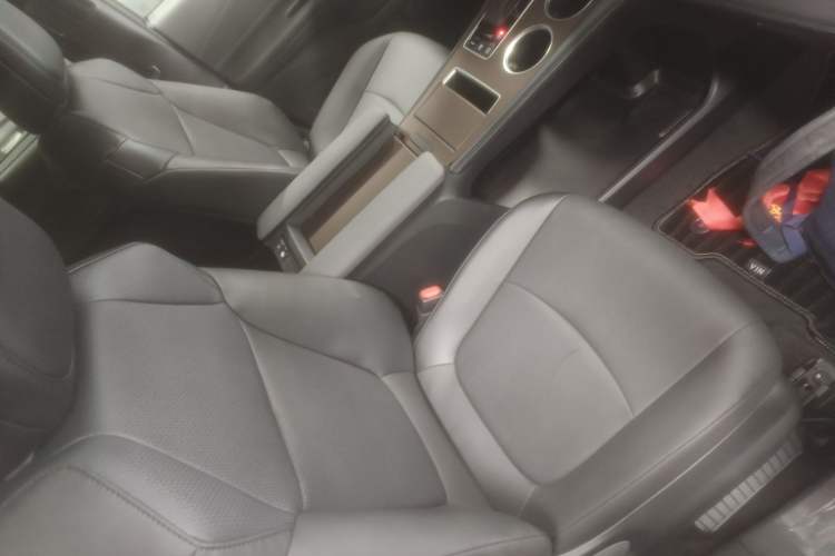 Used Toyota Granvia 2026 Model 2.5L Hybrid Comfort Edition Right Front Seat