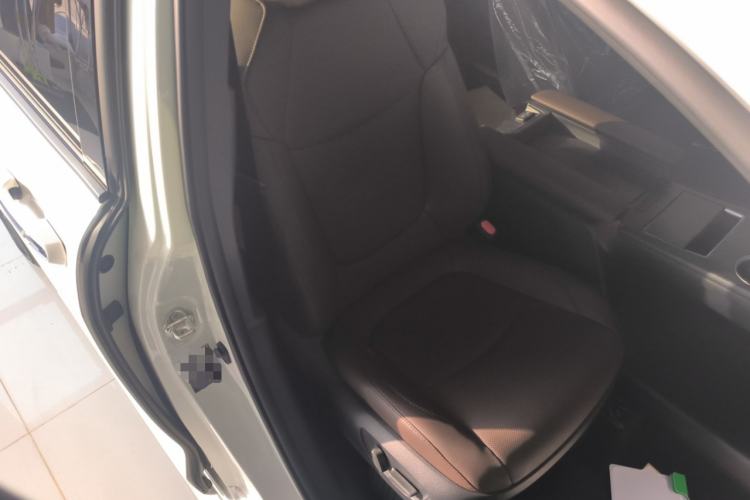 Used Toyota Granvia 2026 Model 2.5L Hybrid Prestige PLUS Four-Wheel Drive Edition Right Front Seat