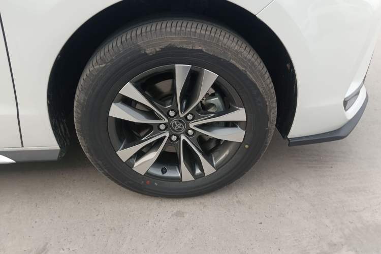 Used Toyota Granvia 2026 Model 2.5L Hybrid Prestige PLUS Four-Wheel Drive Edition Right Front Wheel Hub