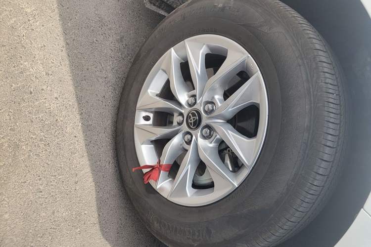 Used Toyota Granvia 2026 Model 2.5L Hybrid Comfort Edition Right Front Wheel Hub