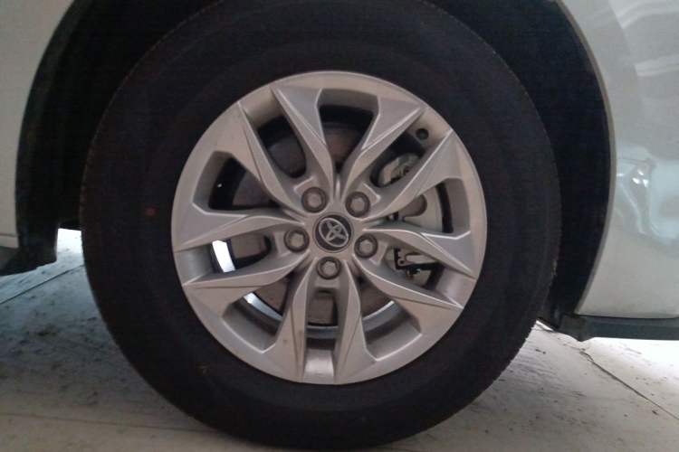 Used Toyota Granvia 2026 Model 2.5L Hybrid Comfort Edition Right Front Wheel Hub