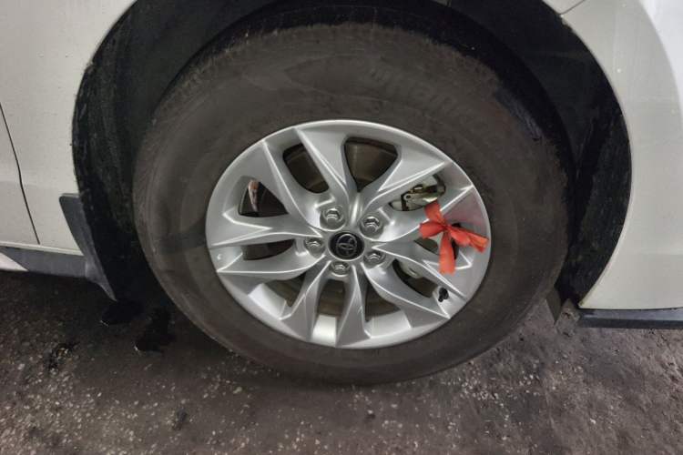 Used Toyota Granvia 2026 Model 2.5L Hybrid Comfort Edition Right Front Wheel Hub