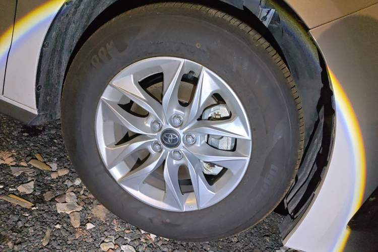 Used Toyota Granvia 2026 Model 2.5L Hybrid Comfort Edition Right Front Wheel Hub