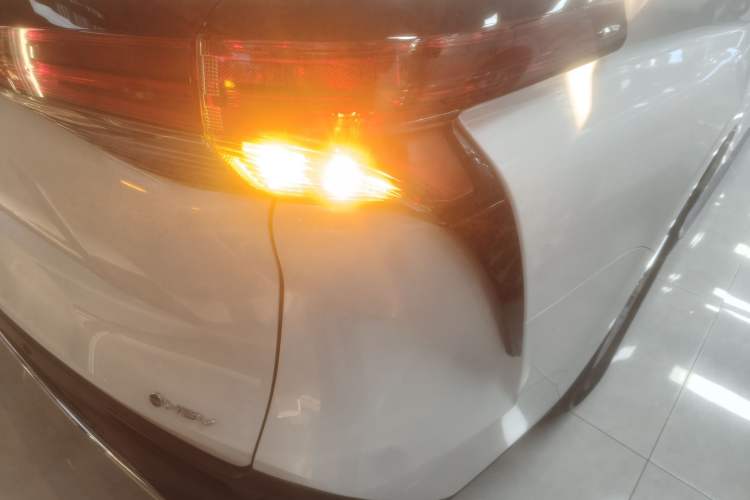 Used Toyota Granvia 2026 Model 2.5L Hybrid Comfort Edition Right Rear Taillight