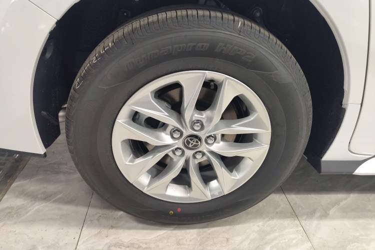 Used Toyota Granvia 2026 Model 2.5L Hybrid Comfort Edition Right Rear Wheel Hub
